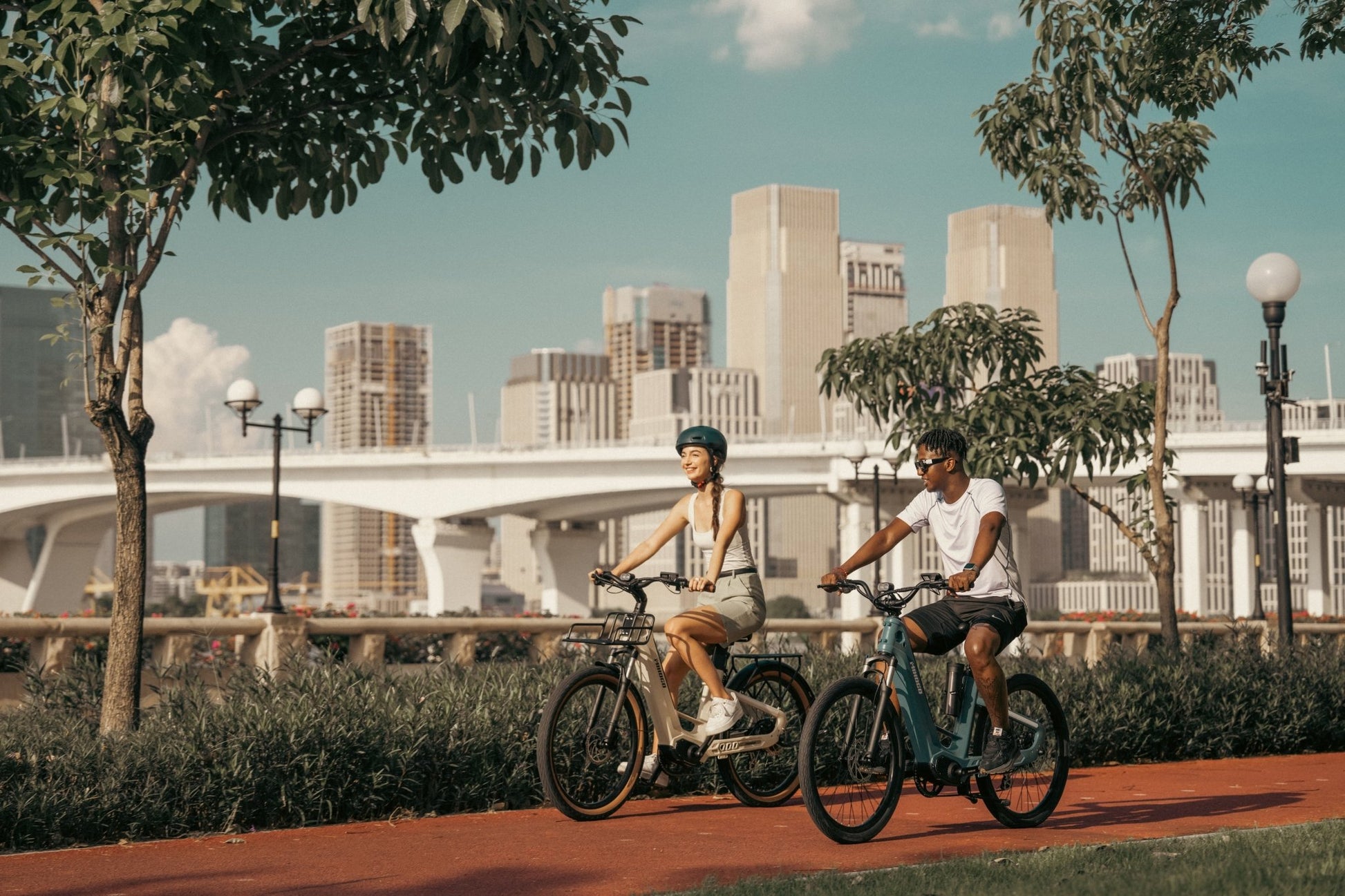 MIHOGO Air Carbon Step-Thru | Ultralight Folding E-Bike for City & Trail - MIHOGO EU